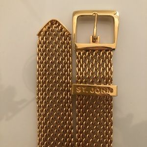 St. John gold belt. Like new.